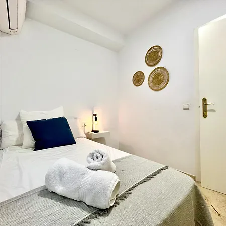 Deluxe Puerta De Almodovar