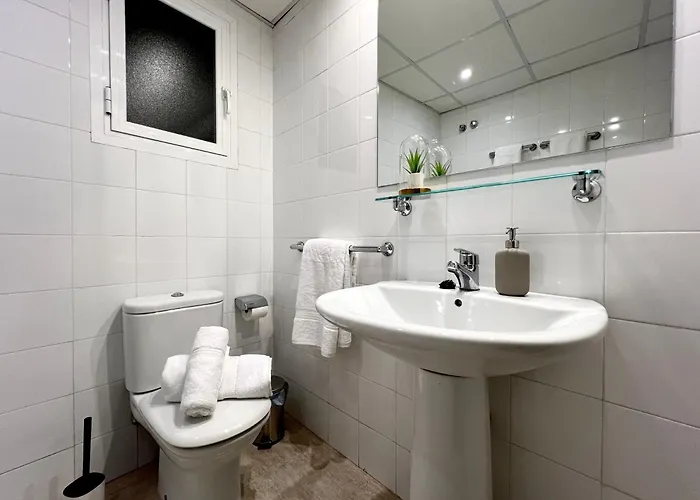 Deluxe Puerta De Almodovar