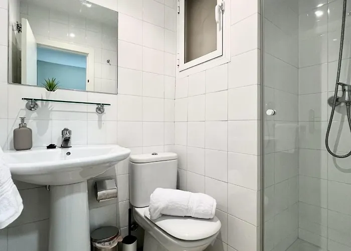 Deluxe Puerta De Almodovar דירה