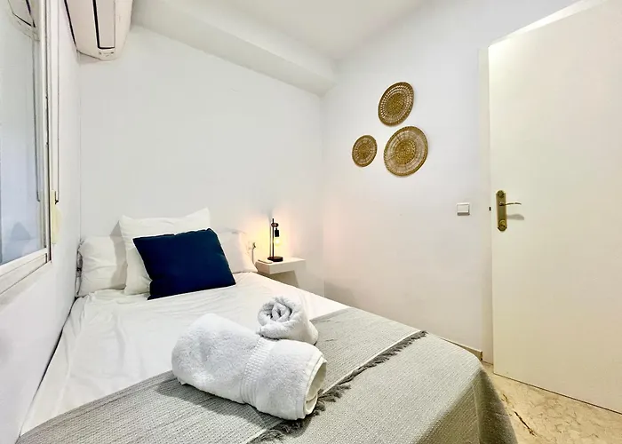 Deluxe Puerta De Almodovar